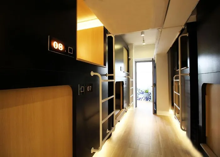 Mue Cubes - Capsule Hotel